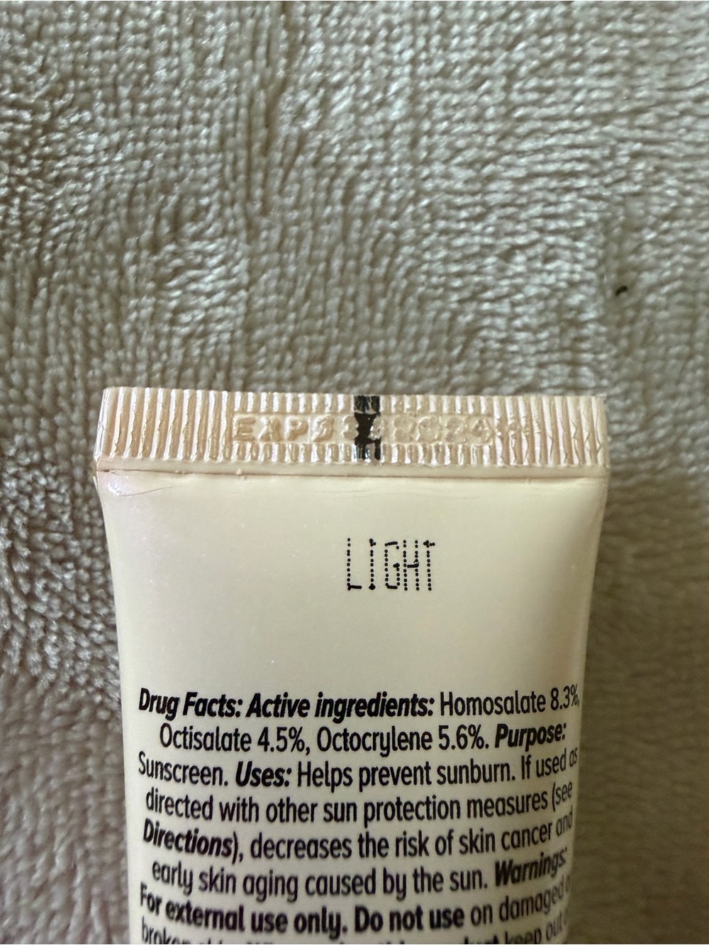 IT Cosmetics CC+ Nude Glow Lightweight Foundation - Shade Light (Full size)